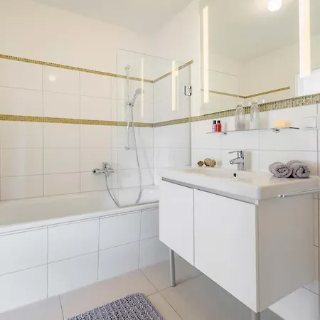 Moenchgut - Rex Rugia App 05 アパート ロープベ